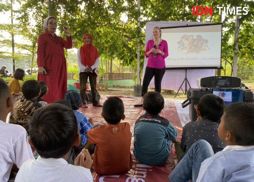 Keseruan Anak-anak di RLR Dengar Cerita tentang Roti Goreng Amerika