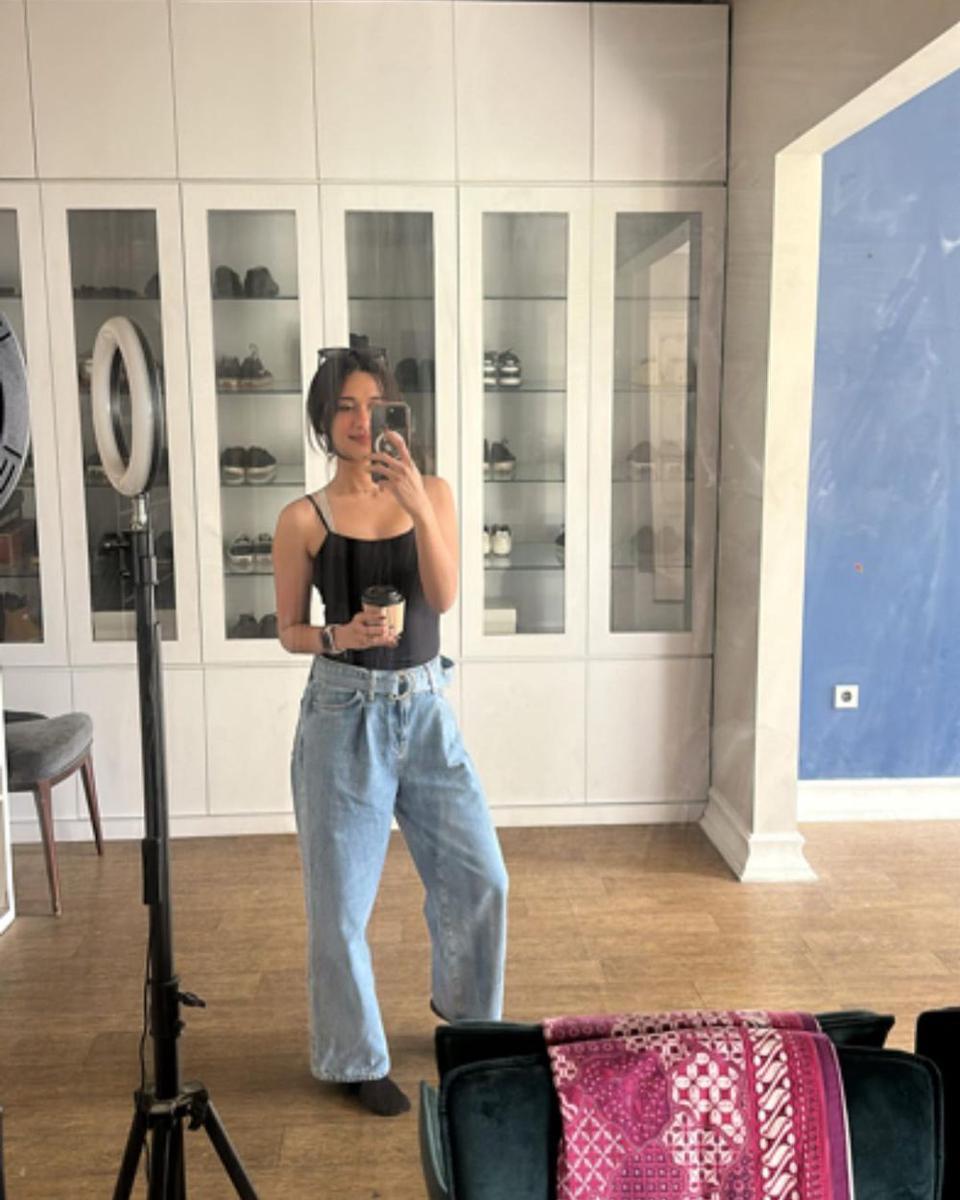 OOTD minimalis ala keluarga Mirdad (instagram.com/nanamirdad_)