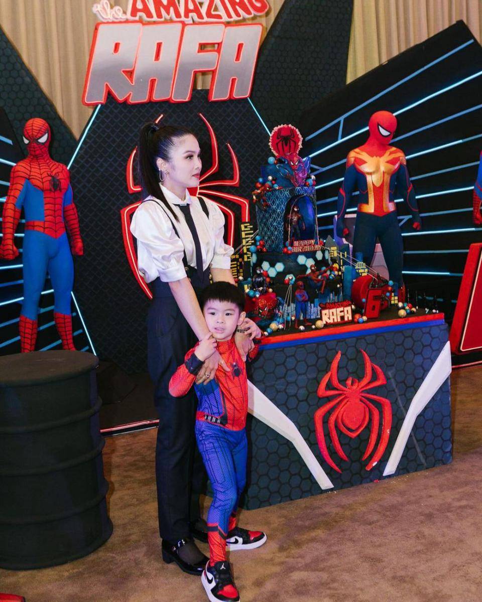 potret keluarga Sandra Dewi (instagram.com/sandradewi88)