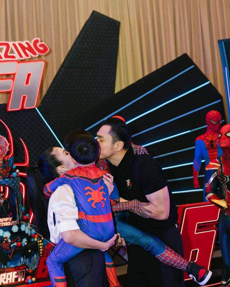 potret keluarga Sandra Dewi (instagram.com/sandradewi88)