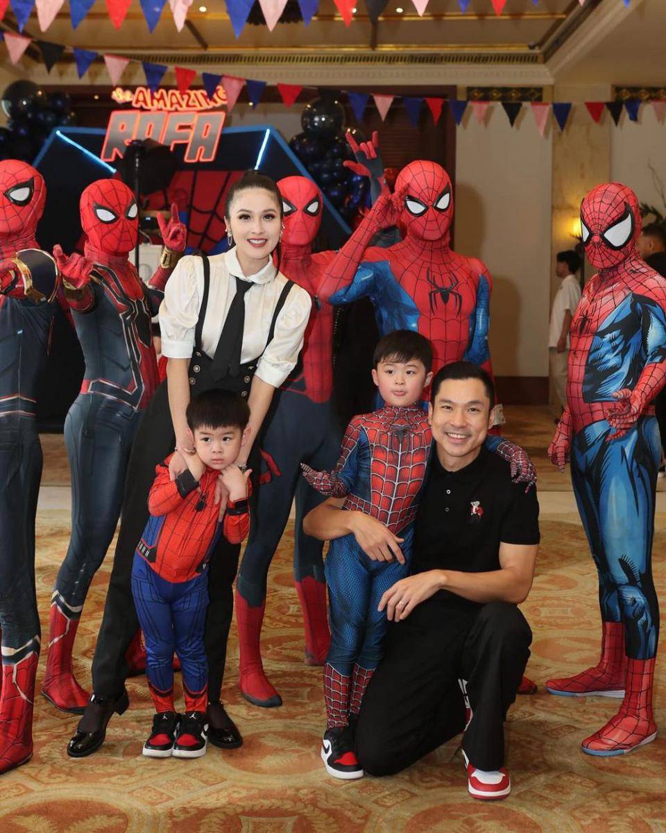 potret keluarga Sandra Dewi (instagram.com/sandradewi88)