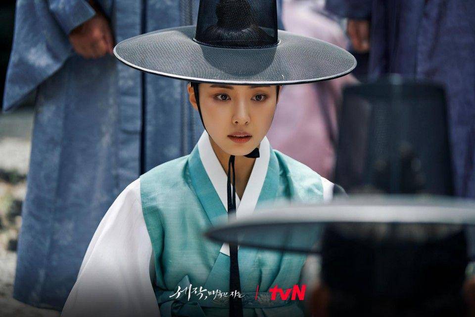 cuplikan Shin Se Kyung di drakor Captivating the King (dok. tvN/세작, 매혹된 자들)
