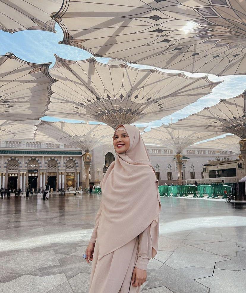 momen Yunita Siregar ibadah umrah (instagram.com/yunitasiregar)