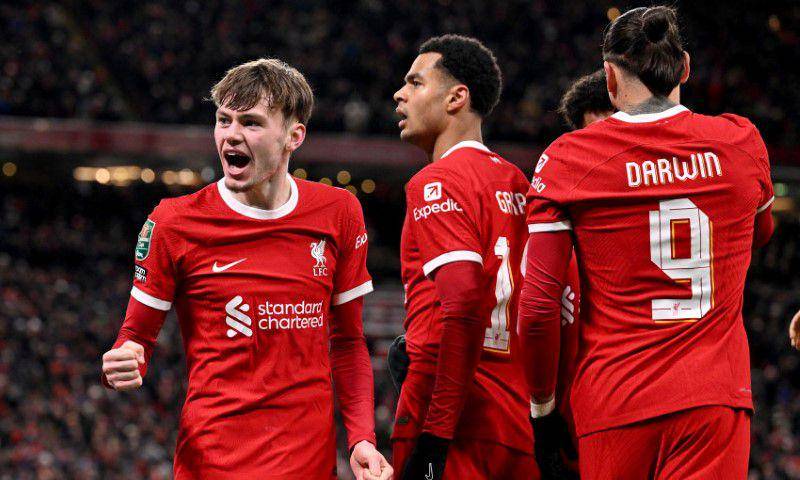 Conor Bradley (kiri) (liverpoolfc.com)