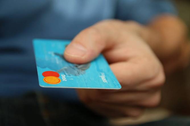 ilustrasi kartu debit (pexels.com/pixabay)