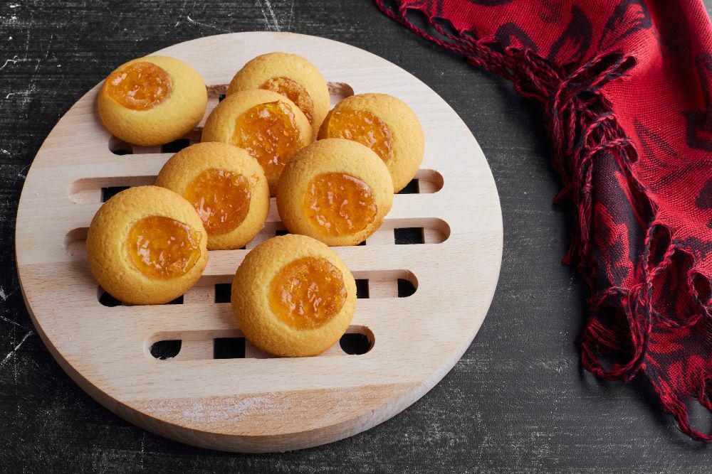 thumbprint cookies selai jeruk (freepik.com/azerbaijan_stockers)