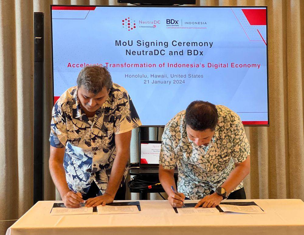 PT Telkom Indonesia (Persero) Tbk (Telkom) dan PT Indosat Tbk (Indosat Ooredoo Hutchison atau Indosat atau IOH), dua pemimpin utama industri telekomunikasi di Indonesia, mengumumkan kemitraan strategis untuk memperkuat infrastruktur digital melalui ekosistem Internet Exchange (IX). (Dok. Telkom)