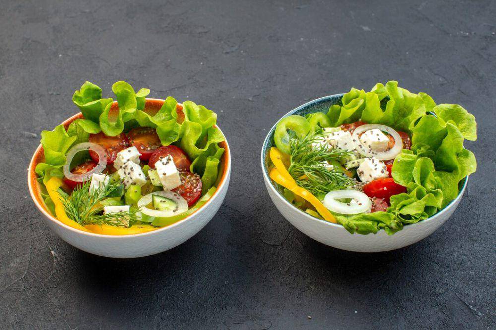 salad sayuran (freepik.com/mdjaff)