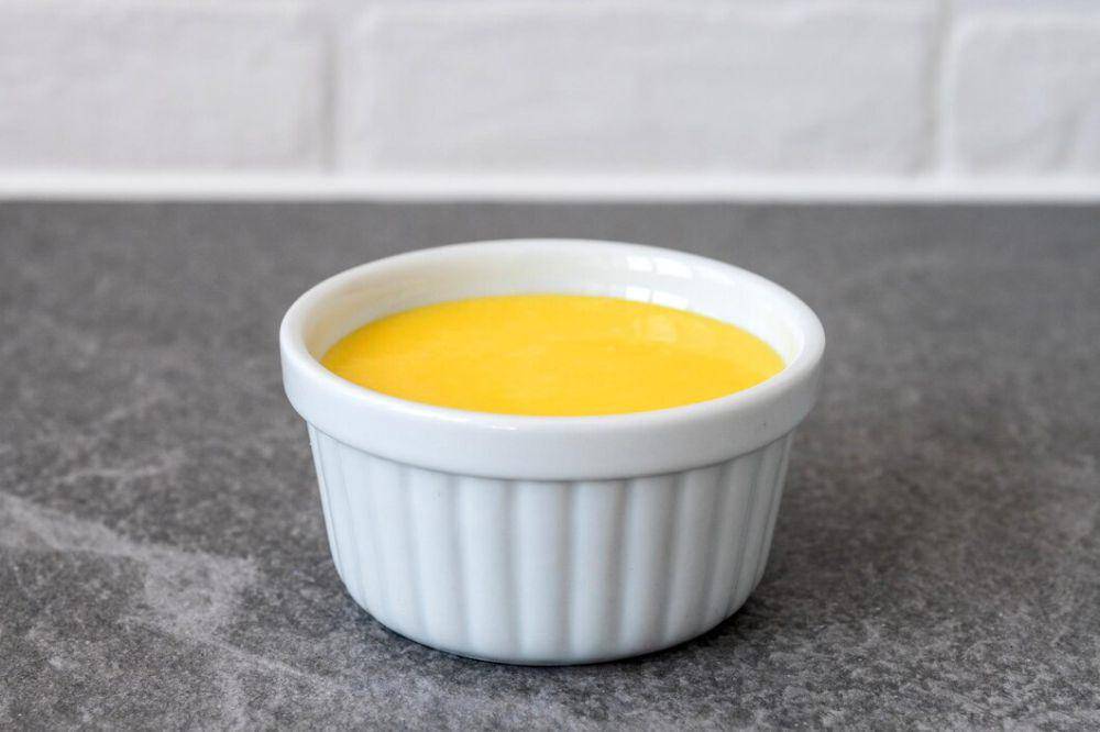 ilustrasi saus mustard (freepik.com/chandlervid85)