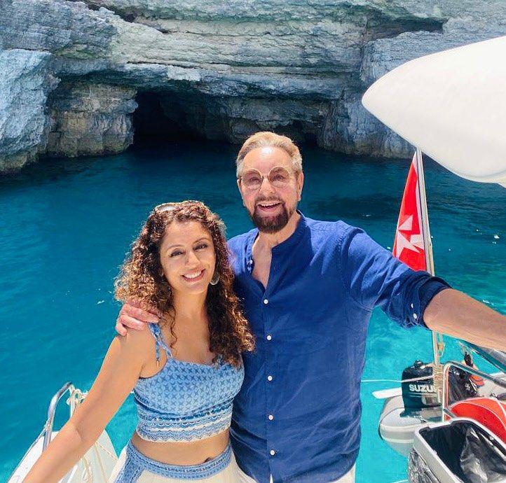 Kabir Bedi dan istri (instagram.com/ikabirbedi)