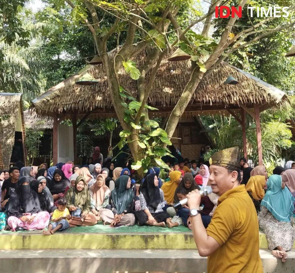 Asa Sang Pendiri Sekolah Gratis di Balik Megah Wisata Kampung Lama
