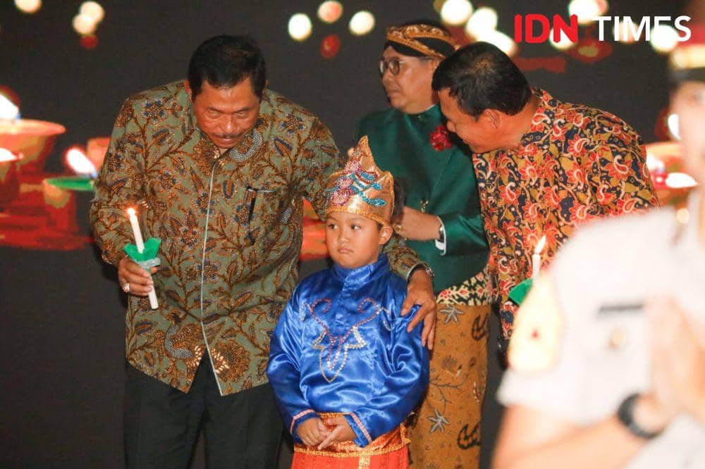 Pj Gubernur Jateng Nana Sudjana merayakan Natal dan Tahun Baru bersama umat Kristiani dan Katolik di lingkungan Pemprov Jateng. (IDN Times/Fariz Fardianto)