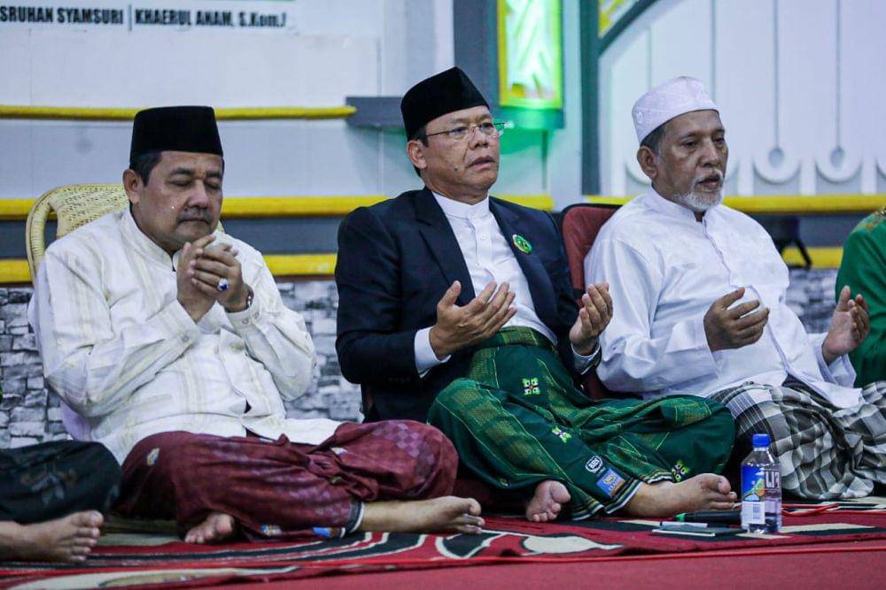 Plt Ketum PPP, Mardiono sowan ke Pondok Pesantren Al Ihya Ulumaddin, Kecamatan Kesugihan, Kabupaten Cilacap, Jawa Tengah (IDN Times/Istimewa)