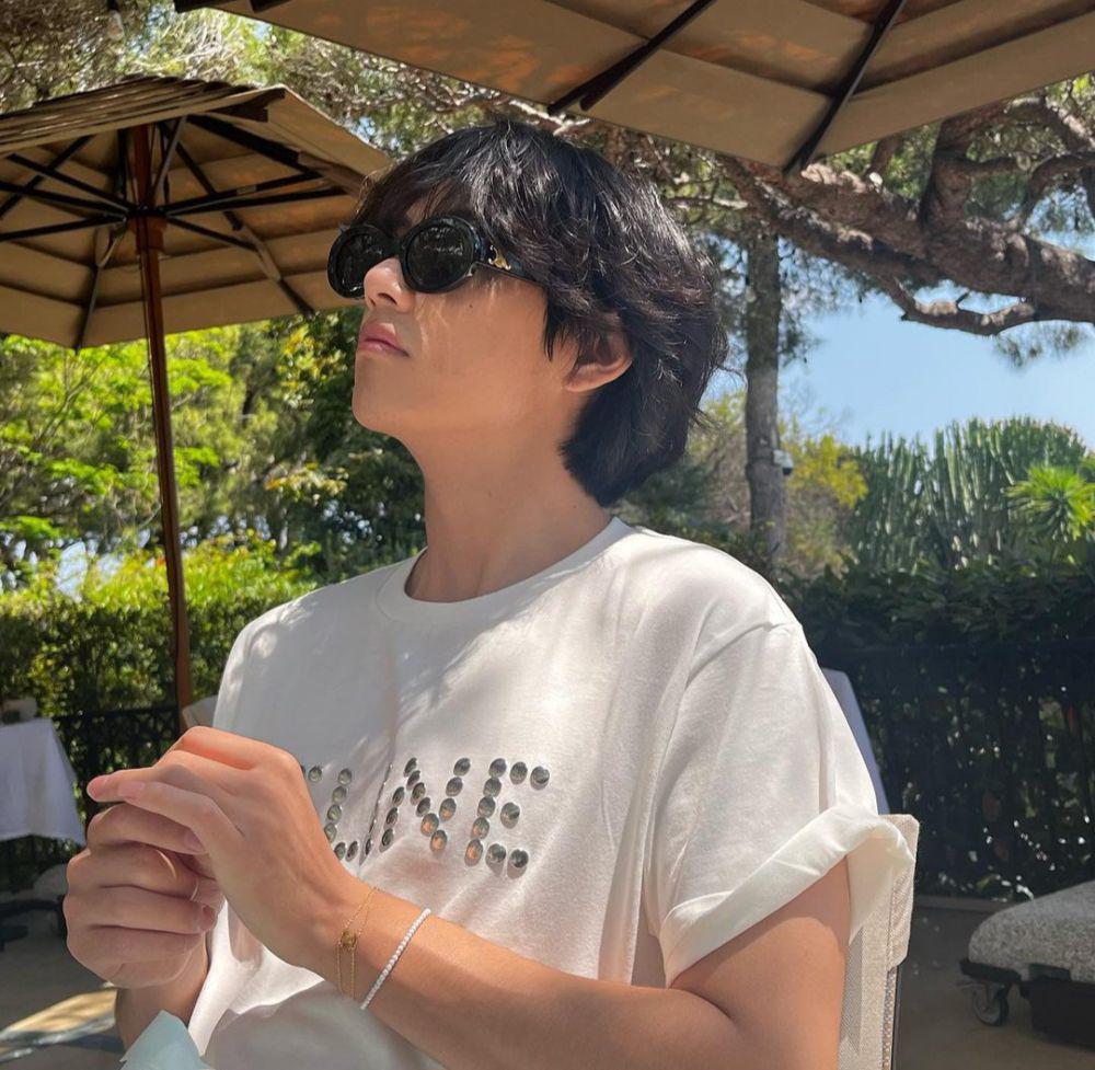 V BTS (instagram.com/thv)