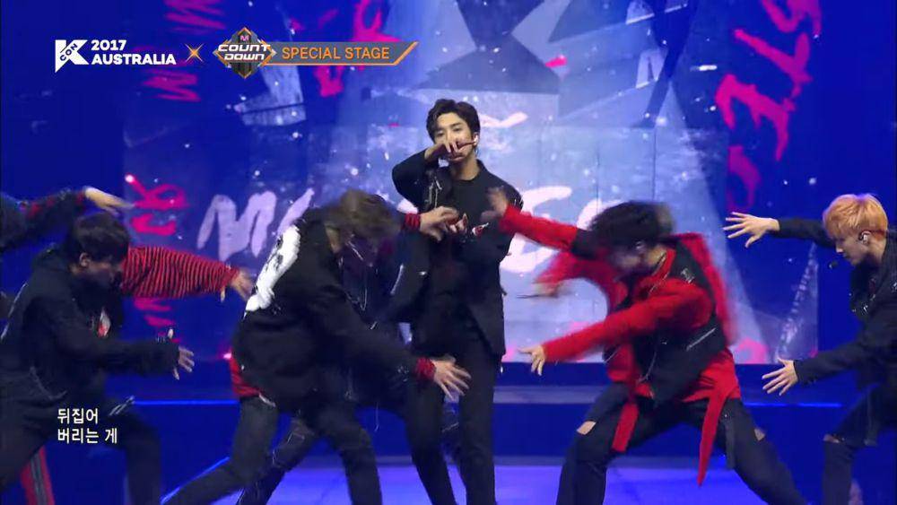 cuplikan penampilan SF9 (youtube.com/KCON official)