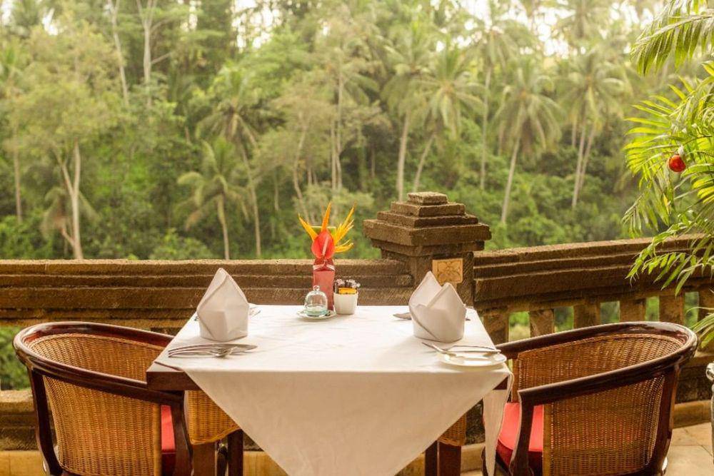 CasCades Restaurant and Bar (instagram.com/cascadesbali)