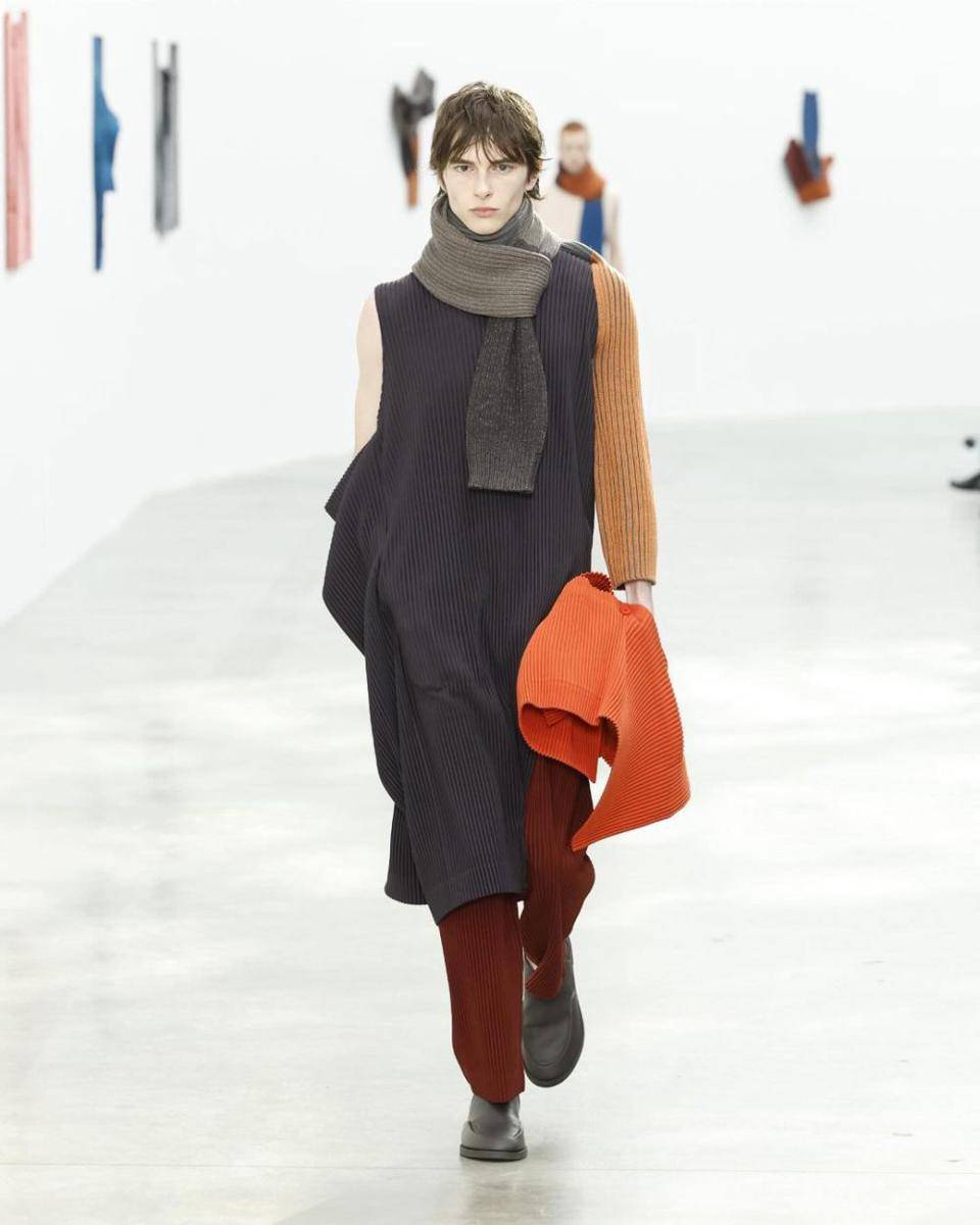 Homme Plissé Issey Miyake A/W '24 di Paris Fashion Week 2024 (dok. Issey Miyake)