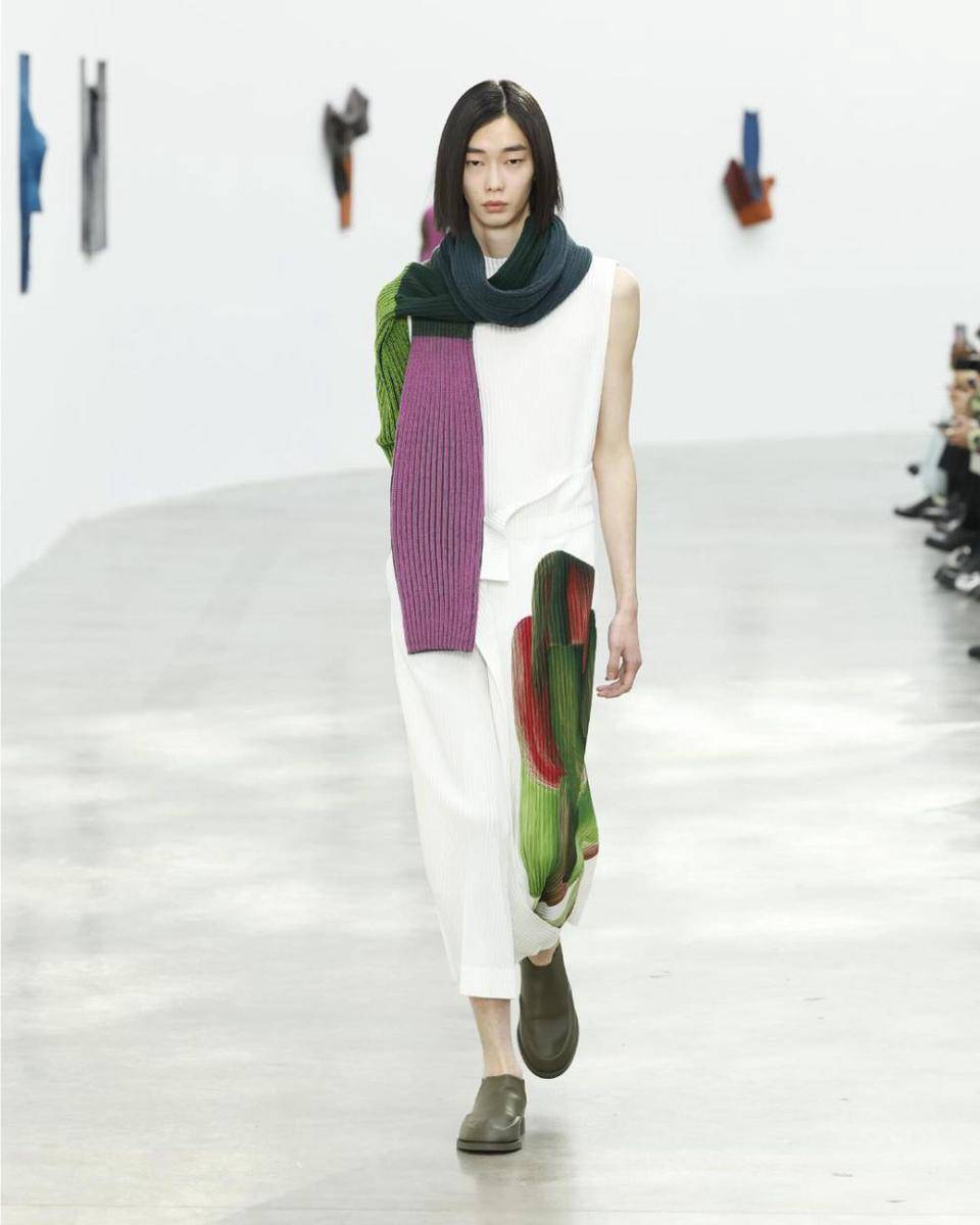 Homme Plissé Issey Miyake A/W '24 di Paris Fashion Week 2024 (dok. Issey Miyake)