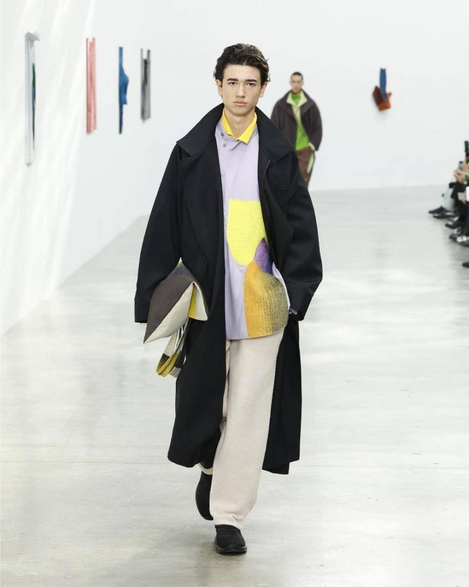 Homme Plissé Issey Miyake A/W '24 di Paris Fashion Week 2024 (dok. Issey Miyake)