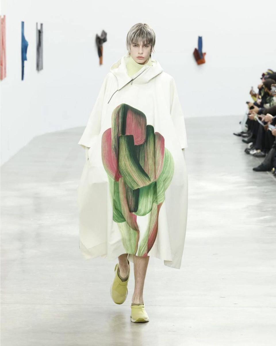 Homme Plissé Issey Miyake A/W '24 di Paris Fashion Week 2024 (dok. Issey Miyake)