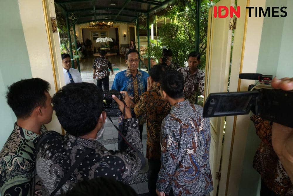 Prabowo - Gibran datang menemui Sri Sultan HB X di Kompleks Kepatihan, Senin (22/1/2024) (IDNTimes/Herlambang Jati)