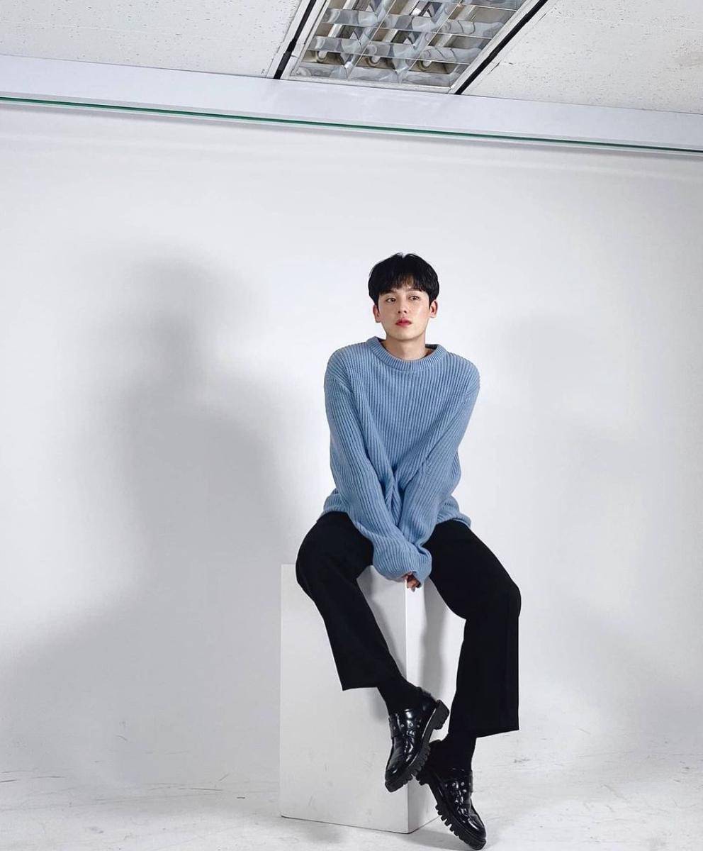 Paduan knitwear ala Lee Jung Ha (instagram.com/jungha.km)