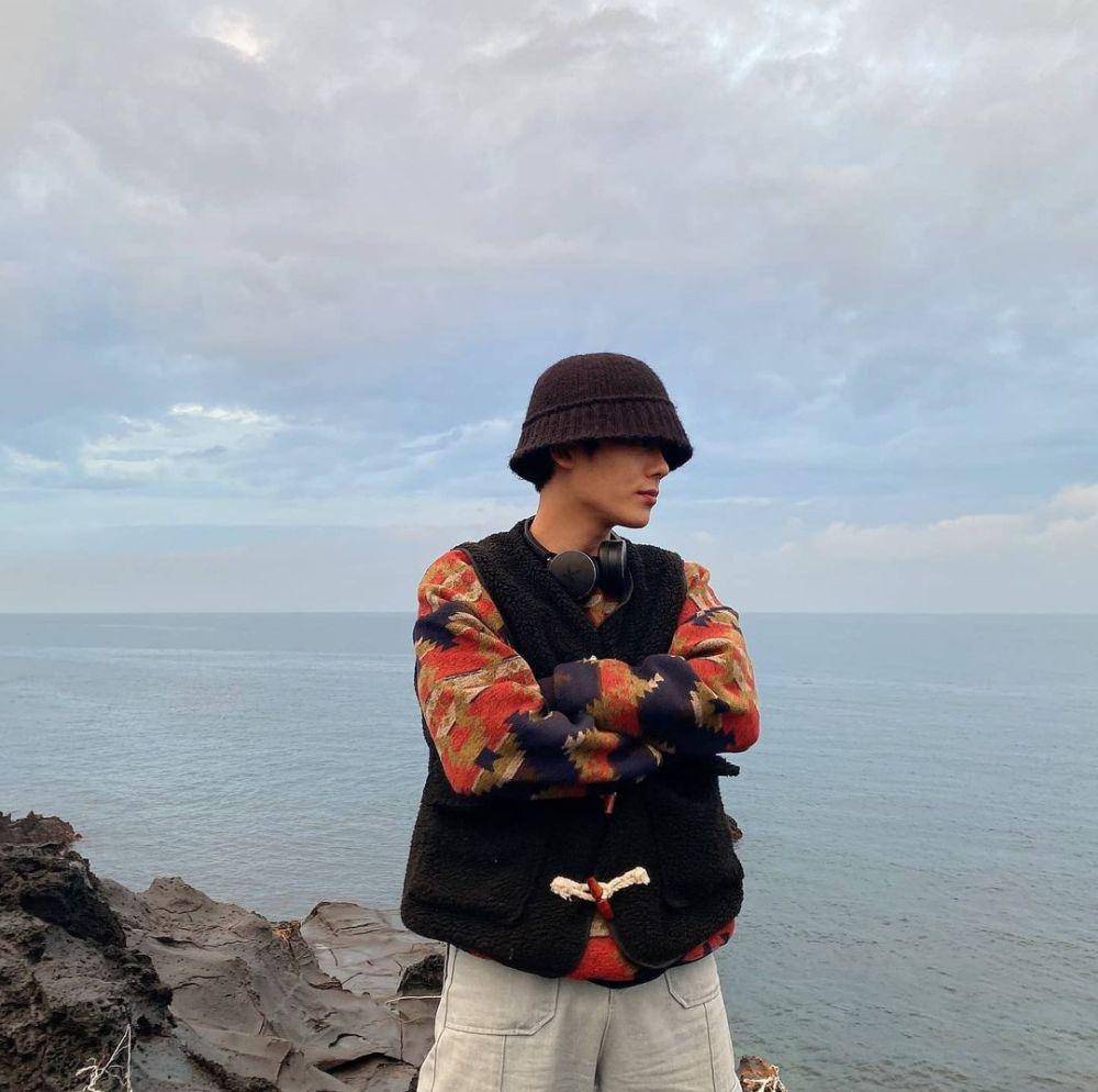 Paduan vest ala Lee Jung Ha (instagram.com/jungha.km)