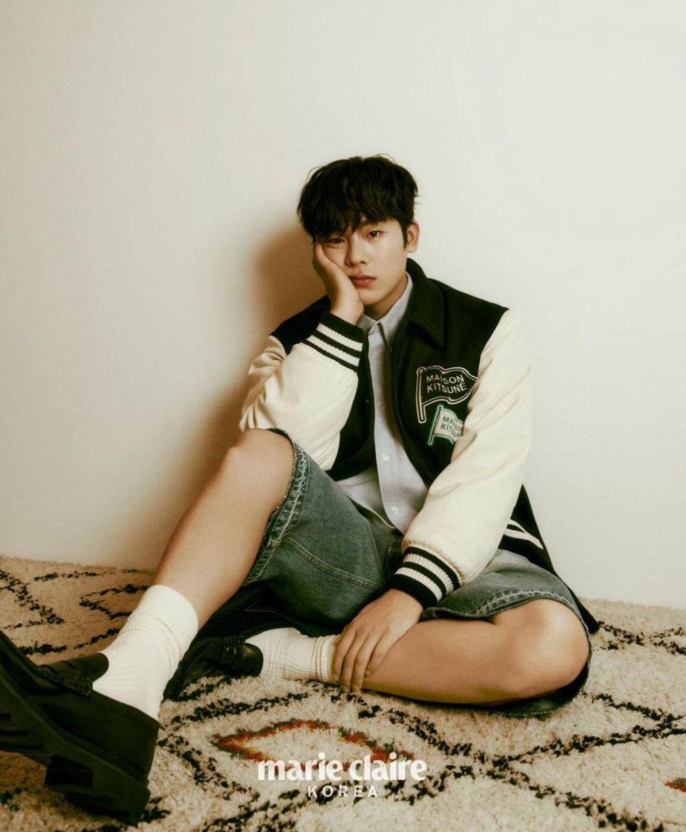 Paduan varsity jacket ala Lee Jung Ha (instagram.com/jungha.km)