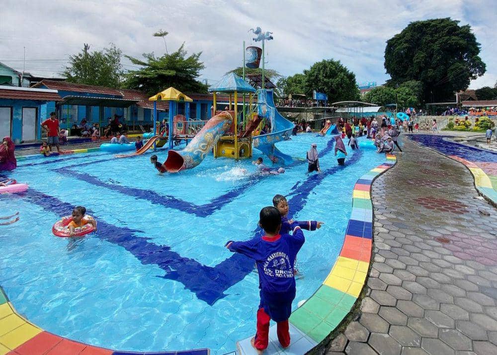 Mulai Rp10 Ribu, Ini 4 Waterpark Murah di Jateng buat Liburan Sekolah