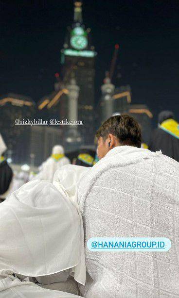 Lesti dan Billar umrah (Instagram.com/rizkybillar)