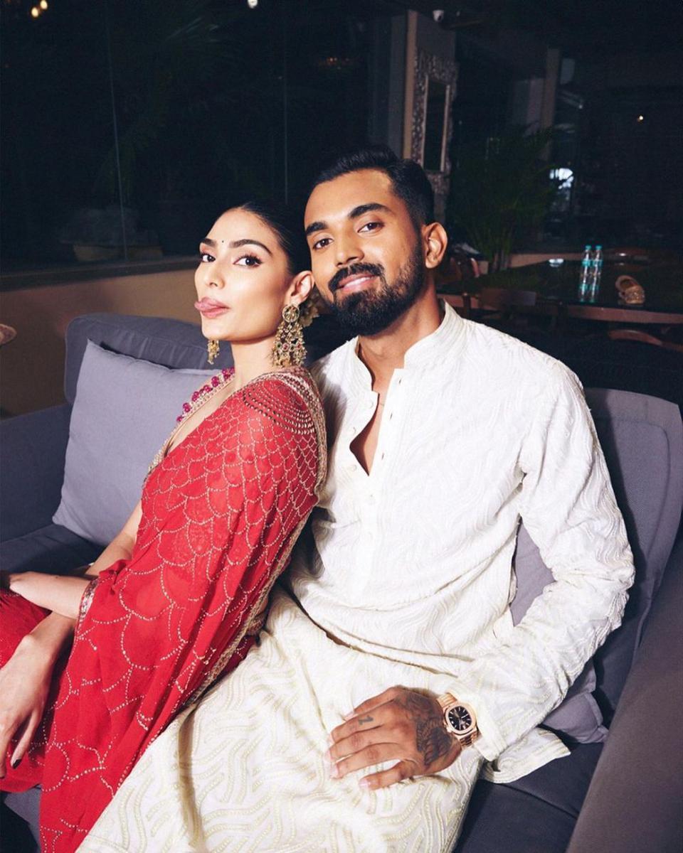 Athiya Shetty dan suami (instagram.com/athiyashetty)