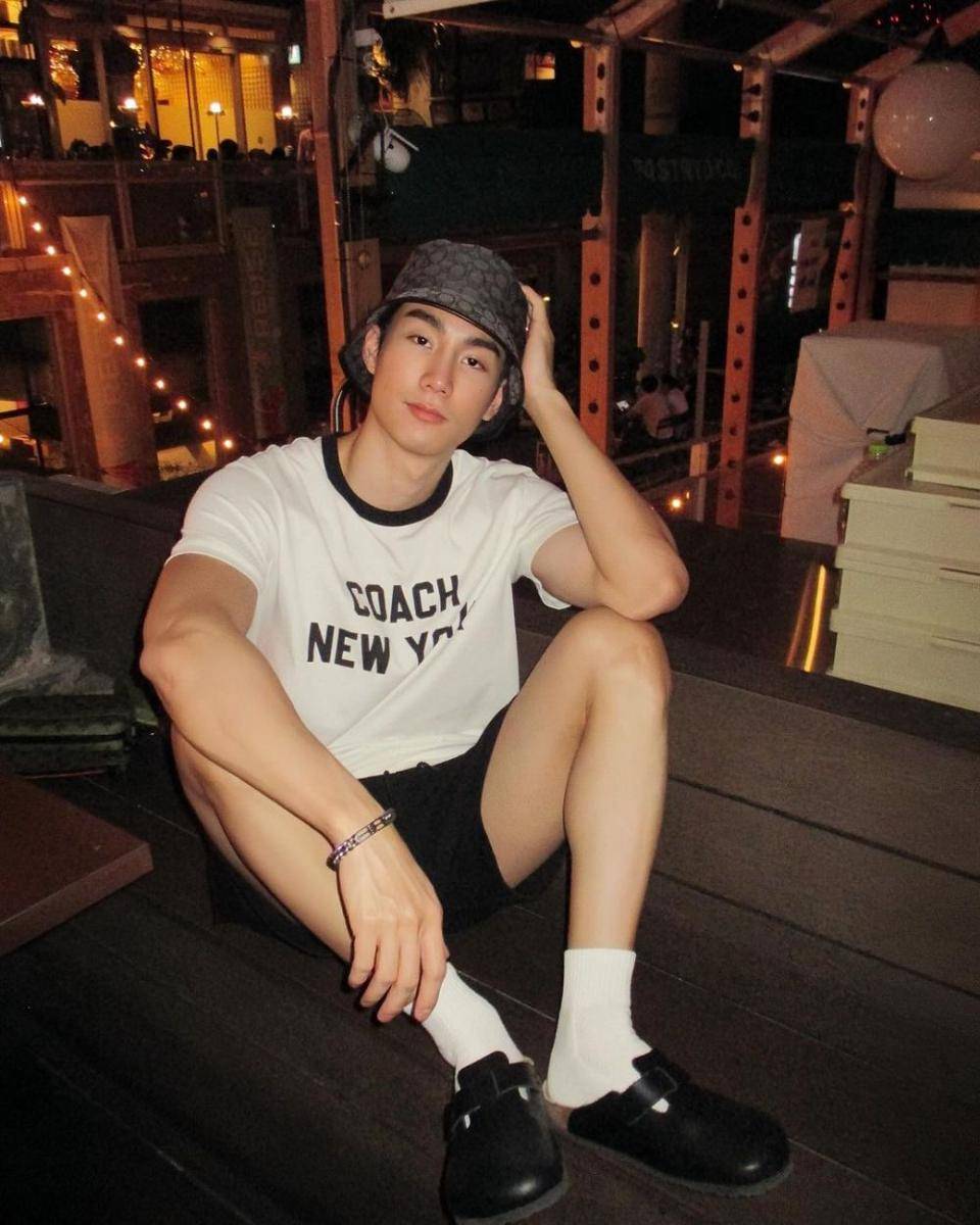 OOTD bucket hat ala Force Jiratchapong (instagram.com/fforce_)