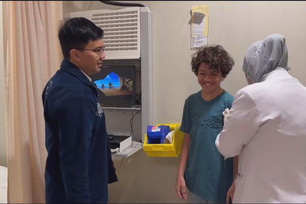 7 Potret Sahrul Gunawan Temani Anak Sunat, Ada Cerita Menarik