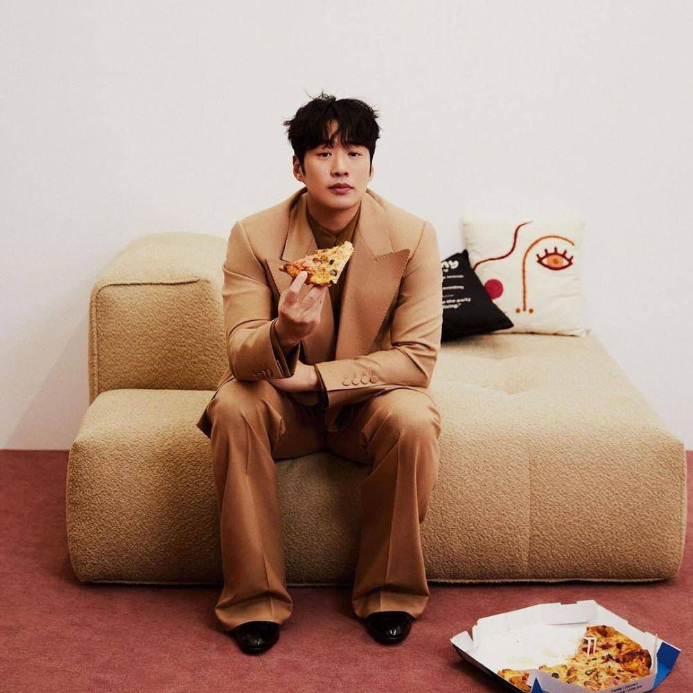 pemotretan Ahn Jae Hong dengan Allure Korea (instagram.com/allurekorea)