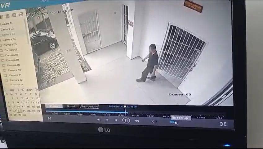 Tangkapan layar CCTV PN Magetan detik detik tahanan kasus pencabulan anak bawah umur kabur dari sel tahanan. IDN Times/ Riyanto