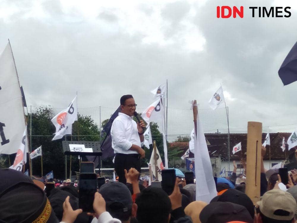 Kampanye di Bantul Anies Ingatkan Indonesia Jangan Dikuasai 1 Keluarga