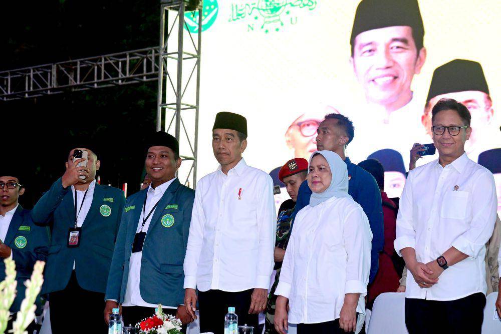 Presiden Jokowi hadir dalam Apel Santri dan Pelajar Emas 2045 di Kabupaten Wonosobo, pada Senin (22/1/2024) (dok. Sekretariat Presiden)