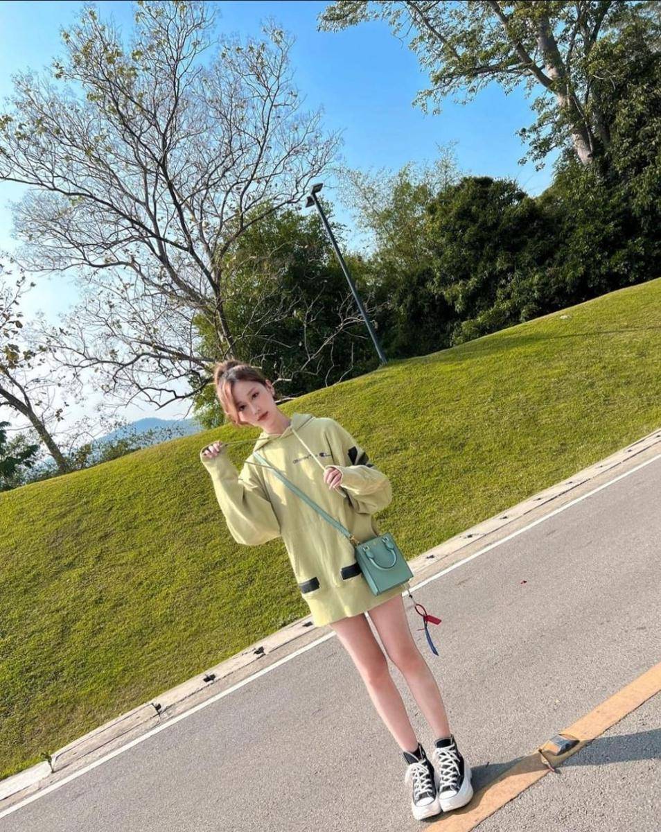 OOTD ala Jane Ramidah(instagram.com/janeeyeh)