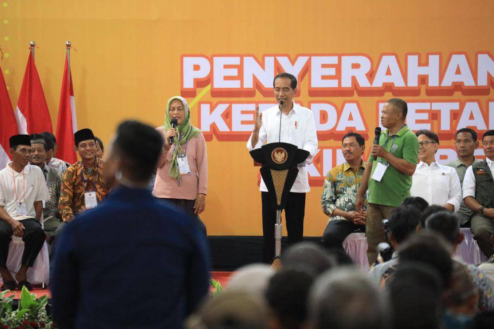 Presiden Jokowi menyapa petani Grobogan. (IDN Times/Dok Humas Pemprov Jateng)