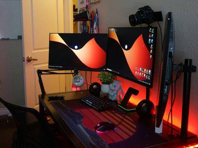 ilustrasi gaming setup (unsplash.com/Emma)
