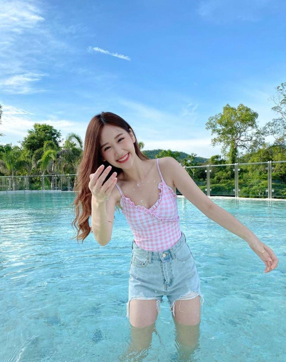 OOTD ala Jane Ramidah(instagram.com/janeeyeh)
