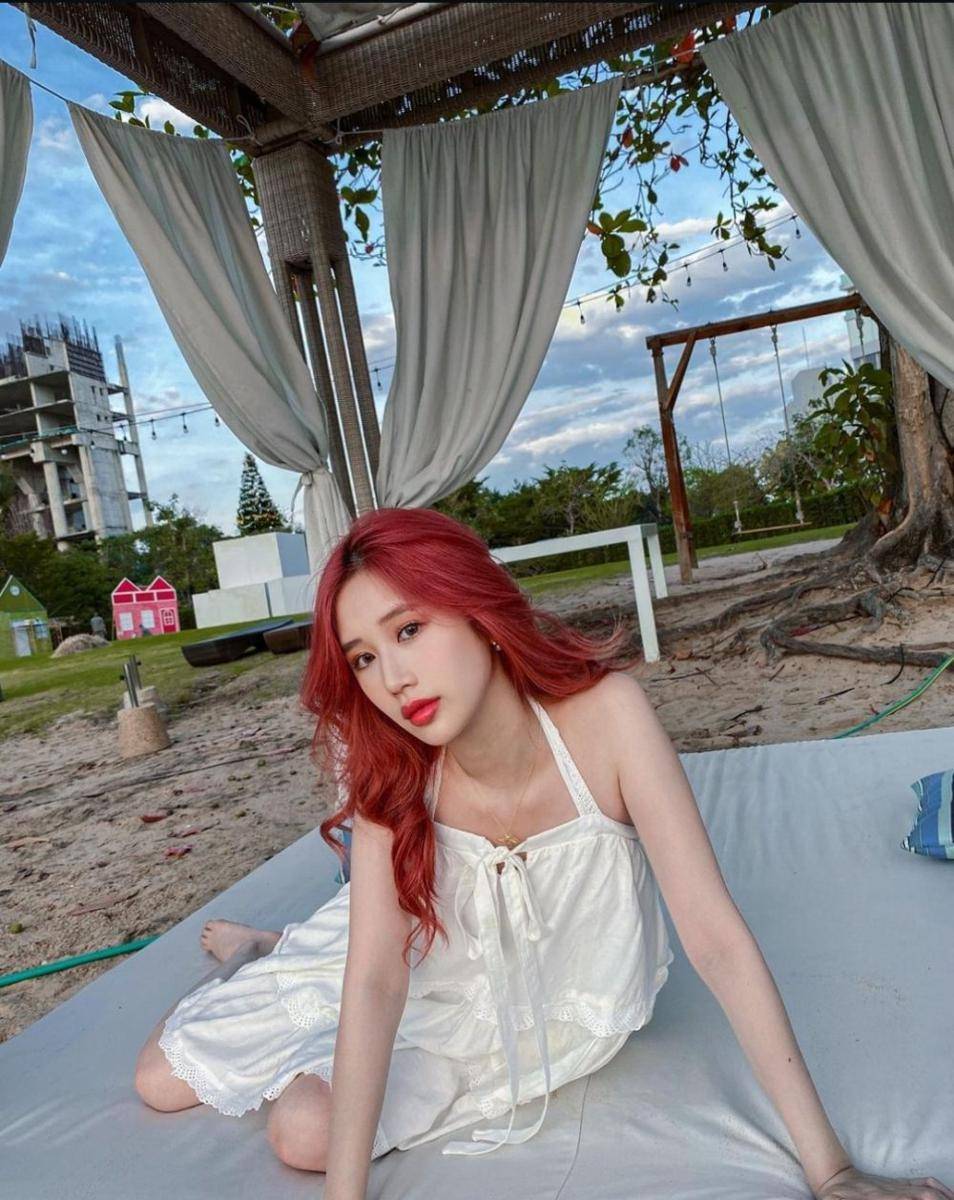 OOTD ala Jane Ramidah(instagram.com/janeeyeh)
