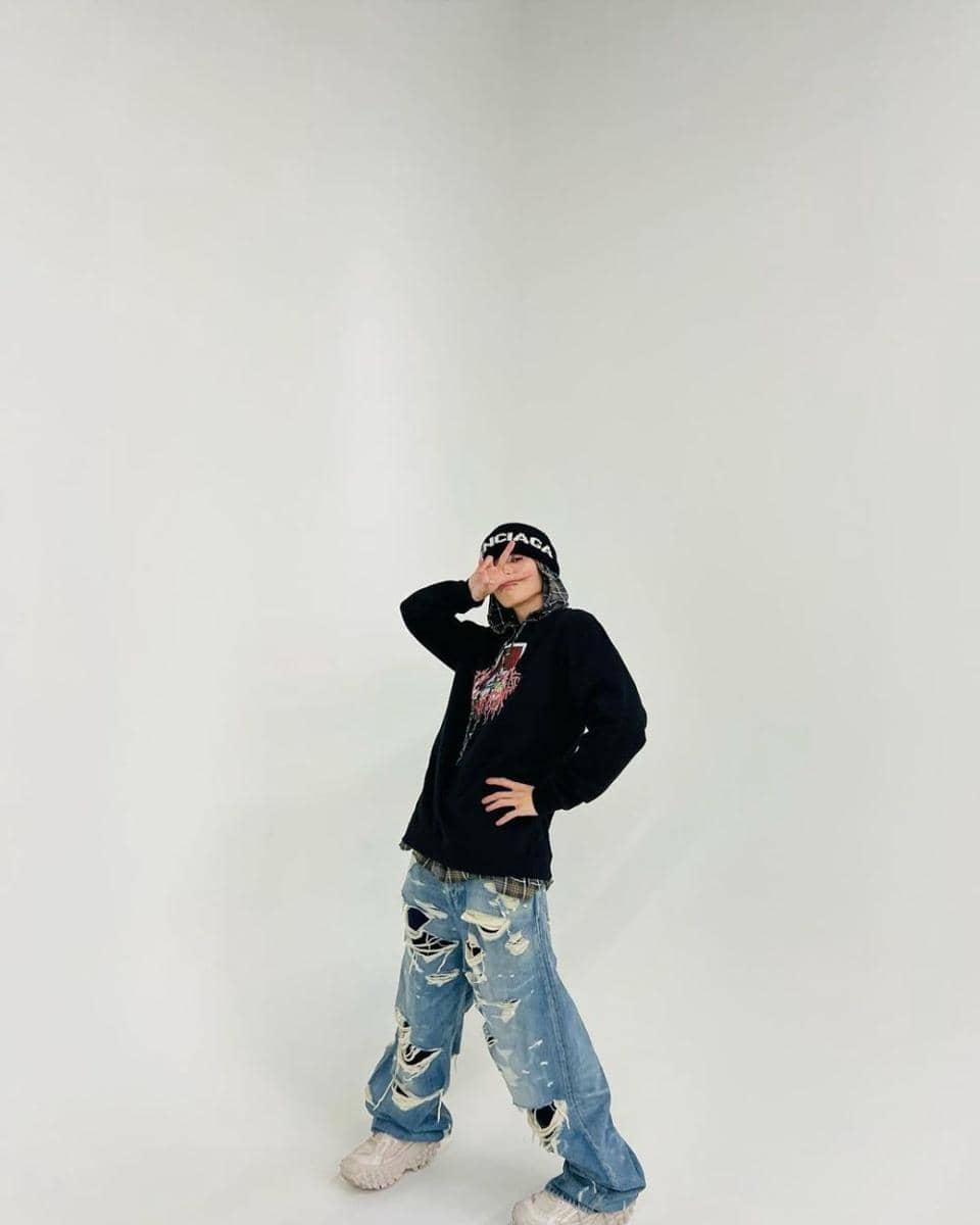 padu padan celana jeans ala Taeyong NCT (instagram.com/taeoxo_nct)