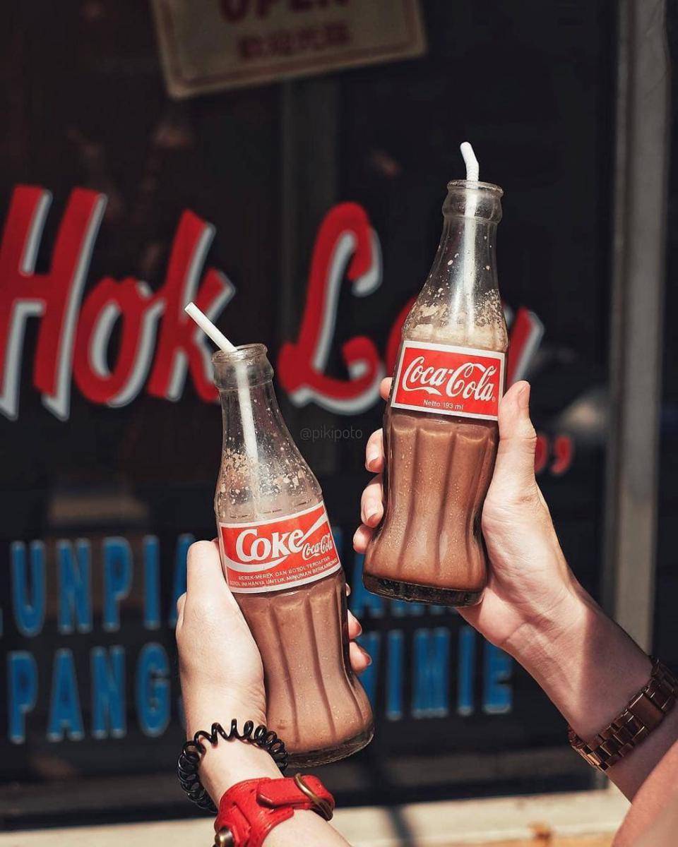 Fosco susu coklat yang rasanya manis gurih di Depot Hoklay Malang. Instagram/amazingmalangeats