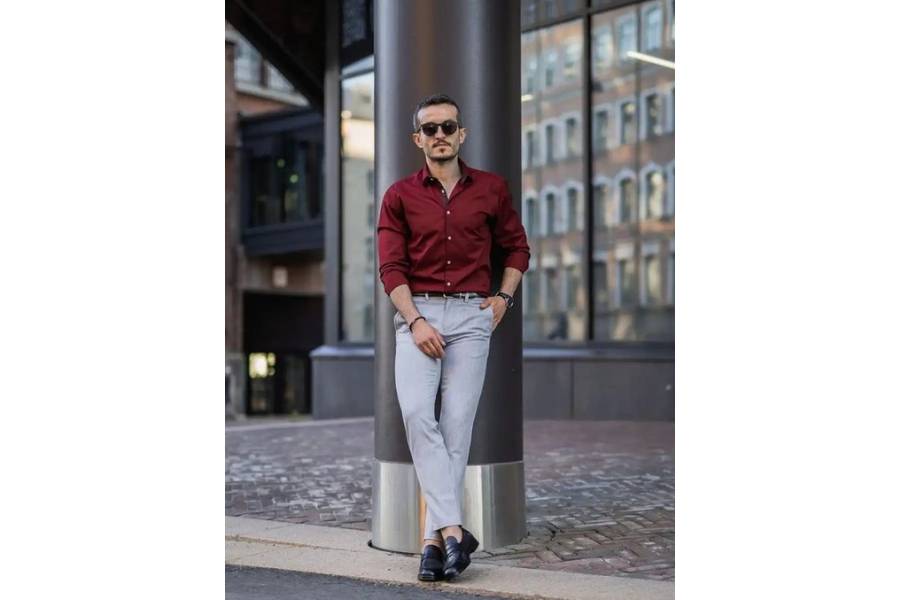 Outfit pria merah dan abu-abu (pinterest.com)