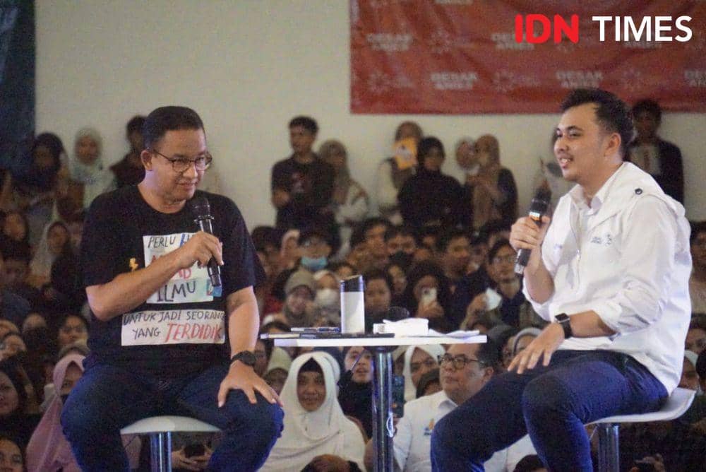 Calon Presiden (Capres) nomor urut 01 Anies Baswedan hadir dalam agenda 'Desak Anies' di Rocket Convention Hall, Sidomoyo, Godean, Selasa (23/1/2024). (IDNTimes?Herlambang Jati)