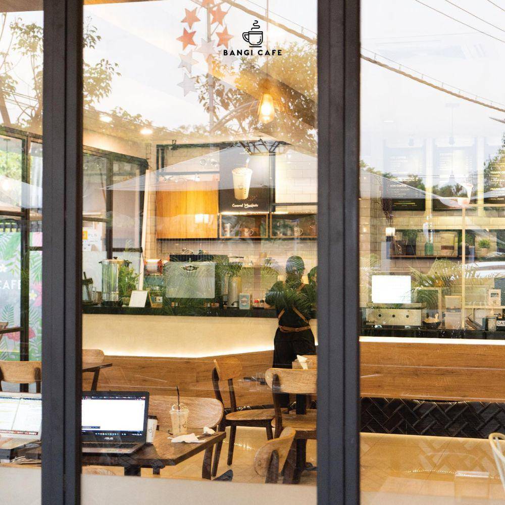 Potret suasana di Bangi Cafe Ahmad Yani (instagram.com/bangicafeahmadyani)