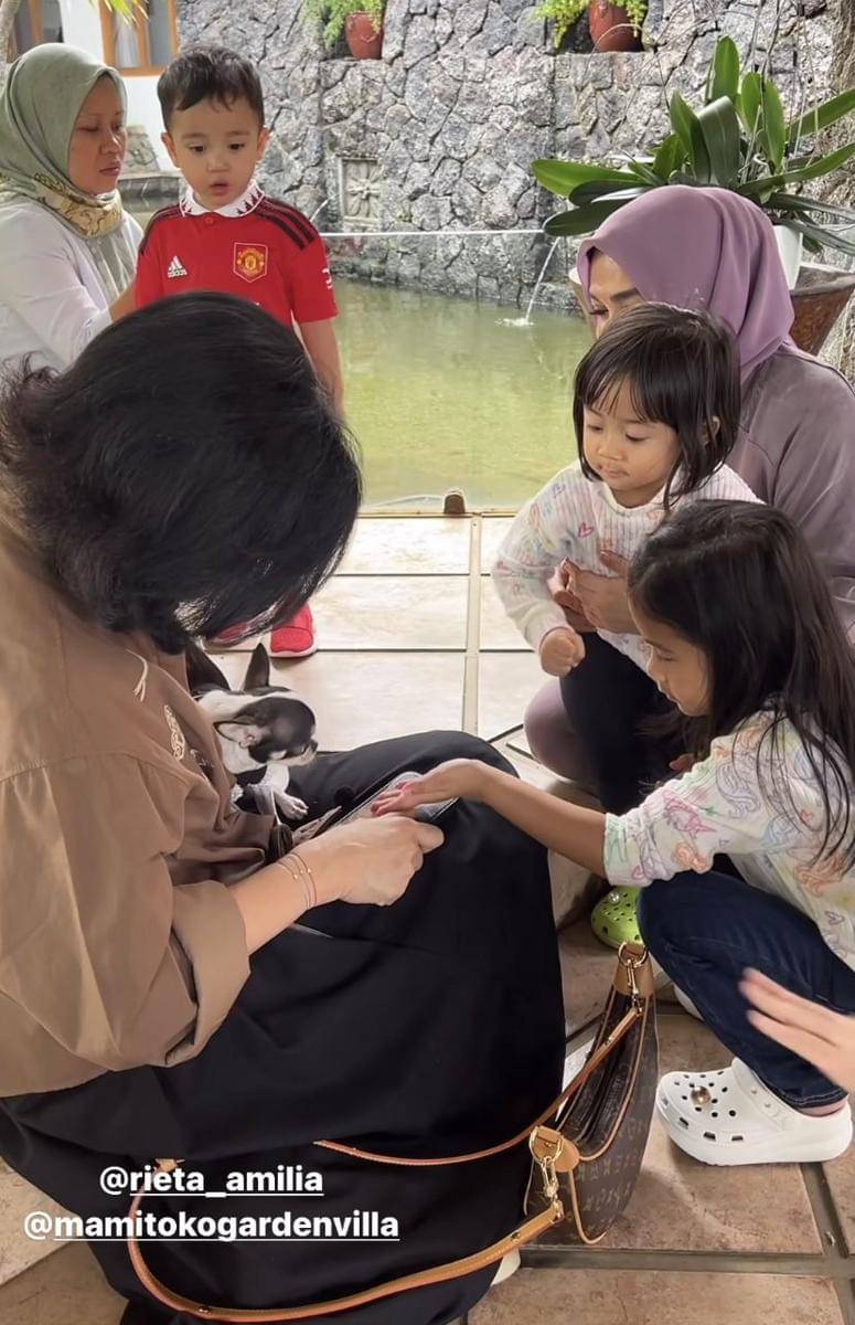 potret Cipung healing ke villa milik Mami Toko (Instagram.com/rmamitoko)