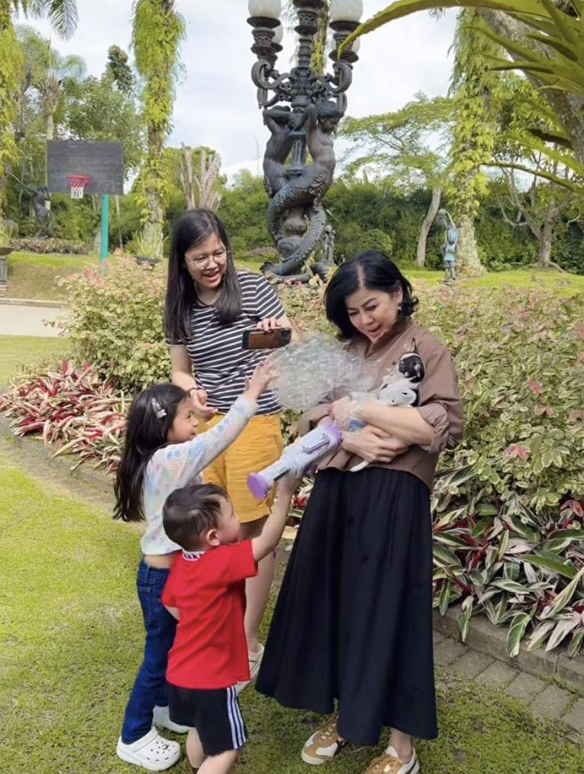 potret Cipung healing ke villa milik Mami Toko (Instagram.com/rmamitoko)