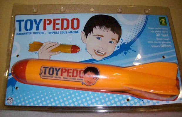 potret mainan bocil yang gak ramah untuk anak kecil (reddit.com/r/CrappyDesign)